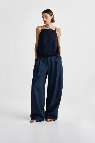 MID RISE PLEATED BARREL JEAN indigo